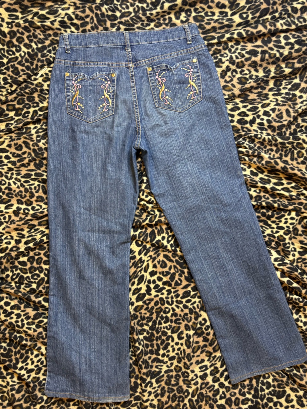 Pink Embroidered adorable 90s/y2k jeans